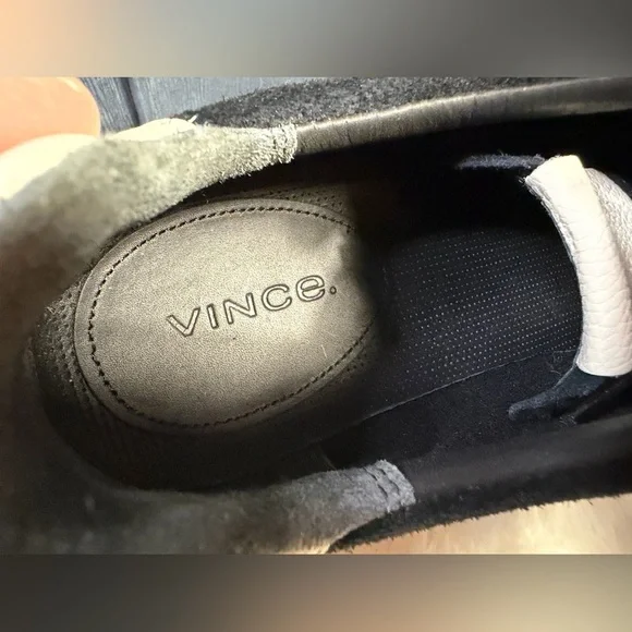 Vince Men’s Suede Low-Top Sneakers – Size 9.5 (EU 43) – Black / Charcoal - Picture 4 of 8